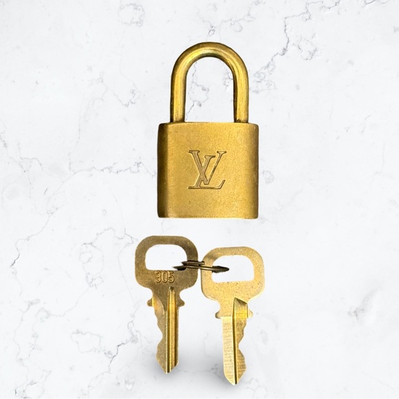 Louis Vuitton Gold Lock and Key #305 - Picture 6 of 7